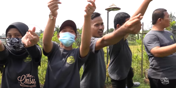 keseruan ruben onsu liburan bareng pegawai