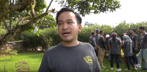 keseruan ruben onsu liburan bareng pegawai