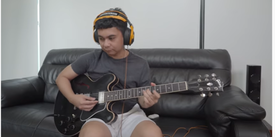 Tak Hanya Jago Ngelawak, Ini Deretan Komedian yang Pandai Main Gitar