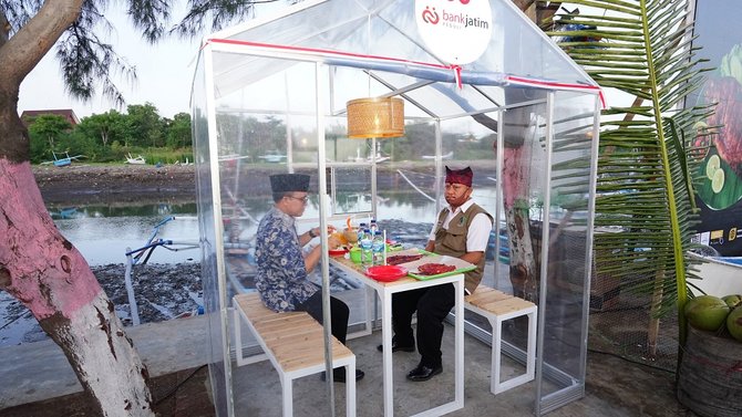 bupati anas makan di warung ikan bakar pondok terawang kampung mandar
