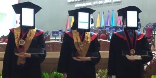 Gelar Wisuda Daring, Para Wisudawan UNDIP Digantikan oleh Robot