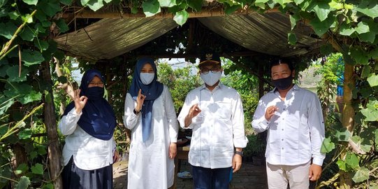 Bupati Anas Dorong Warga Bikin Kebun Hidroponik di Pekarangan Rumah