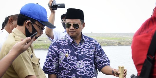 Sidak ke Tasikmalaya, Wagub Jabar Tutup Belasan Tambang Pasir Ilegal