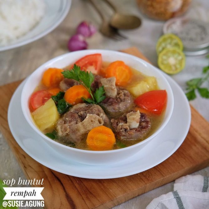 7 resep sop buntut sederhana lezat dan mudah dibuat