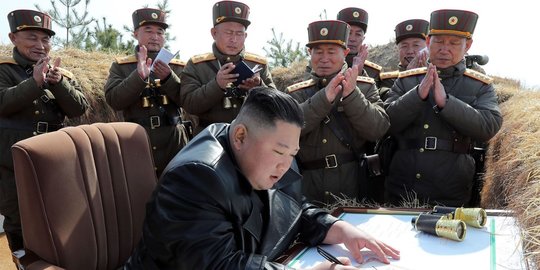 Kim Jong-un Tegaskan Korut Kembangkan Nuklir untuk Cegah Perang