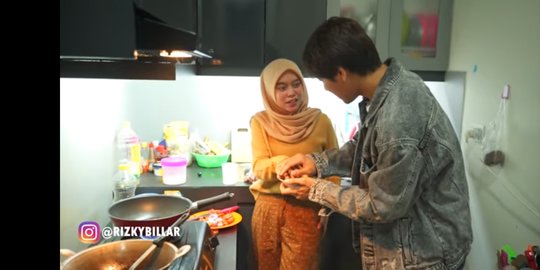 6 Momen Rizky Billar dan Lesty Kejora Masak Bareng, Saling Goda Soal Nikah