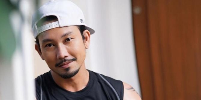 Tak Nyaman di Dunia Hiburan Denny  Sumargo  Sempat Banting 