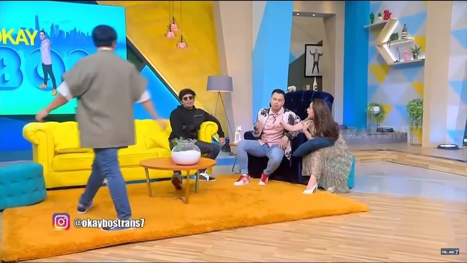 raffi ahmad tak pakai cincin kawin