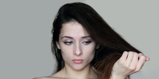 7 Kesalahan di Malam Hari yang Bisa Merusak Kesehatan Rambut