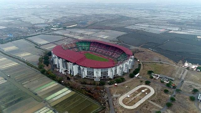 stadion gelora bung tomo surabaya