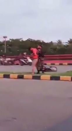 anggota tni ngamuk amp 039smack down039 orang