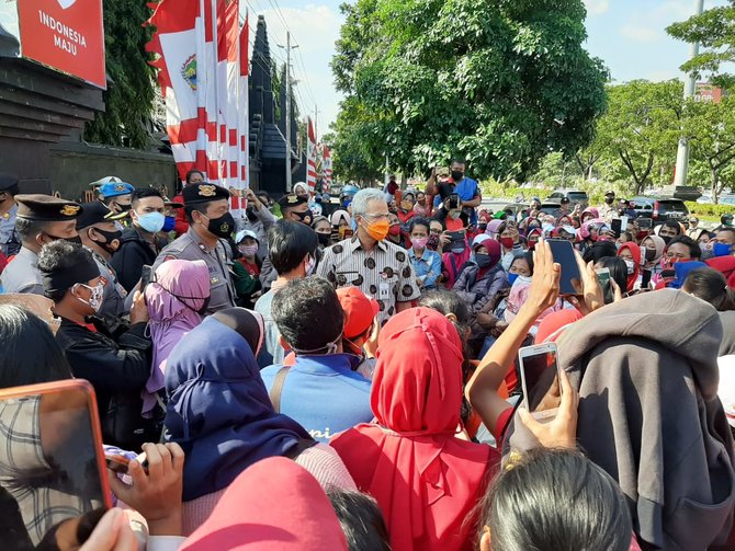 gubernur ganjar mengedukasi karyawan demo