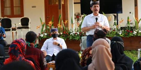 Menko Luhut Apresiasi Penanganan Covid-19 di Banyuwangi