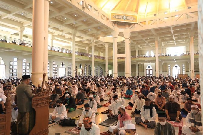 wali kota tarakan khairul jadi khatib salat idul adha masjid raya baitul izzah