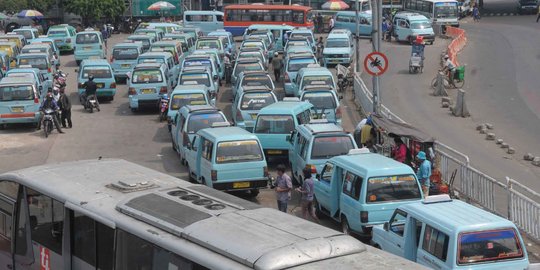 Mulai Senin, Jam Operasional Angkutan Umum di DKI Kembali Normal