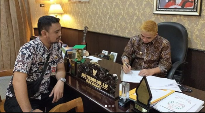 rambut pirang pasha ungu