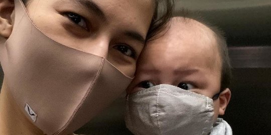 Potret Kiano Anak Baim Wong Pakai Masker, Gemes Banget!