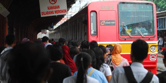 Jakarta Kembali Terapkan Ganjil Genap, Penumpang KRL Capai 71.325 Orang