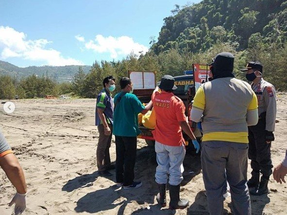 penemuan mayat di pantai tulungagung