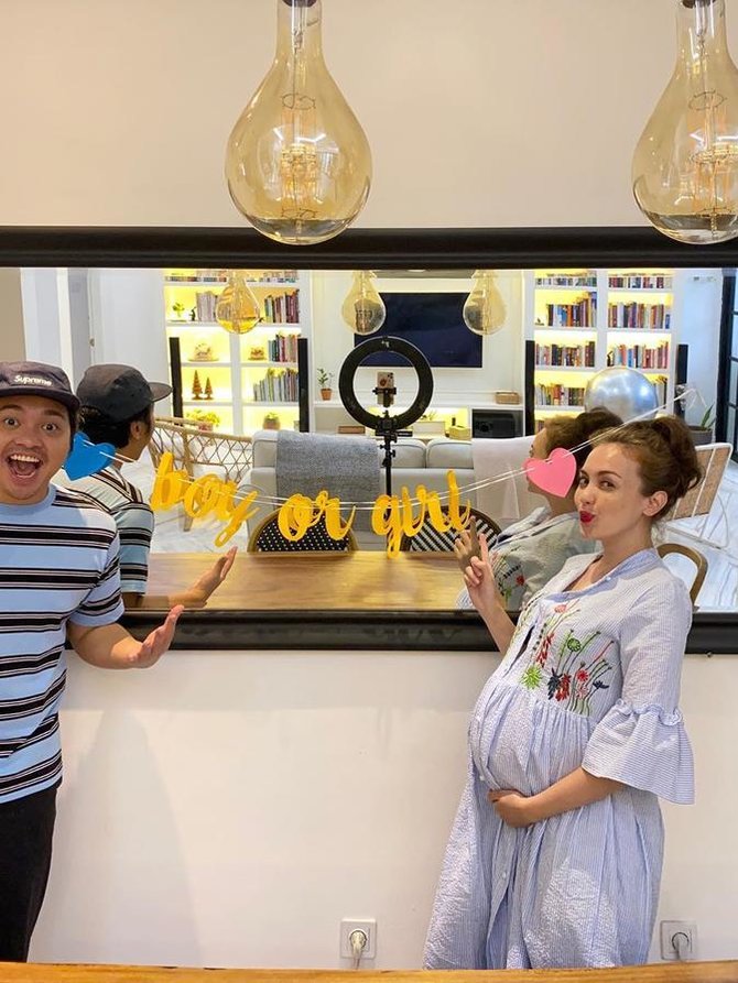 kilas balik kehamilan rianti cartwright