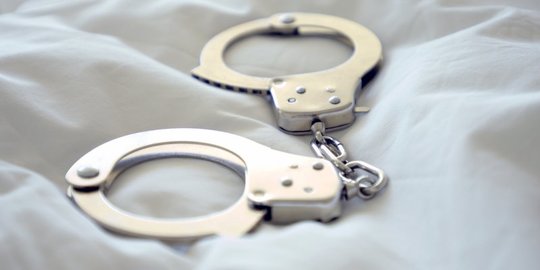 Diminta Suami Selundupkan Sabu ke Penjara, Istri Ikut Masuk Bui