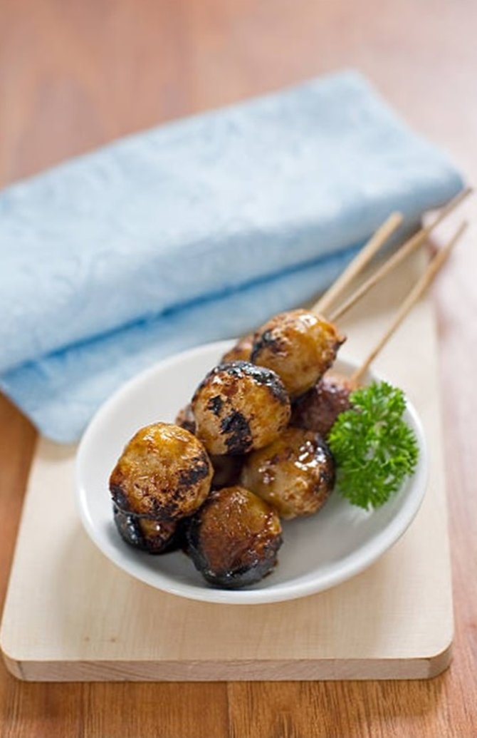 7 Cara Membuat Bakso Bakar Spesial dengan Aneka Bumbu, Mudah dan Enggak Ribet | merdeka.com