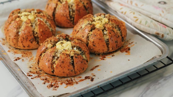 resep cream cheese garlic bread ala korea lembut dan gurih