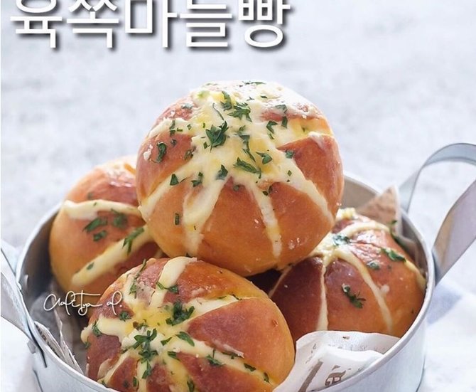 cream cheese garlic bread