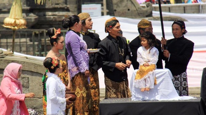 anak rambut gimbal dieng