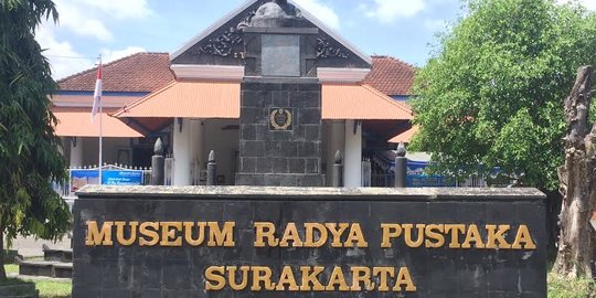 Tertua Di Indonesia Ini 5 Fakta Sejarah Museum Radya Pustaka Solo Merdeka Com Tertua Di Indonesia Ini 5 Fakta Sejarah Museum Radya Pustaka Solo Merdeka Com