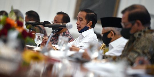 Presiden Jokowi Dorong Kepala Daerah Giat Kampanye Penggunaan Masker