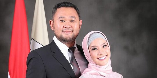 Ajukan Permohonan Isbat, Ini 5 Potret Kebersamaan Rachel Maryam dan Suami