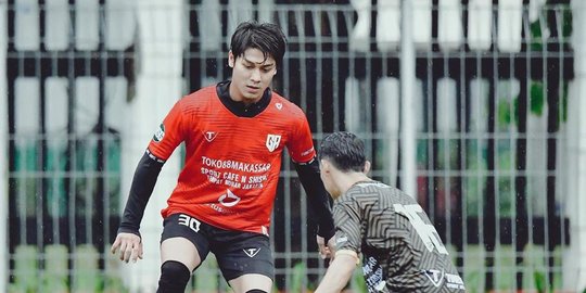 5 Pesona Artis saat Bermain Sepak Bola, Ganteng dan Macho