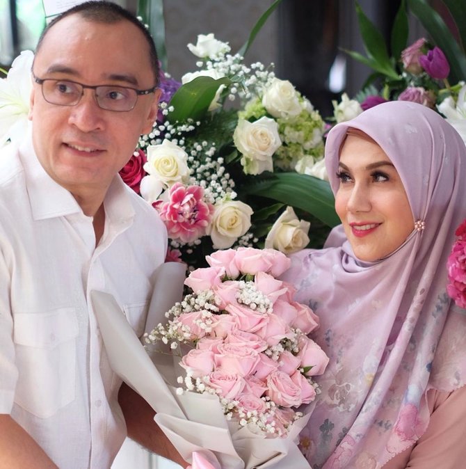 marini zumarnis dan suami