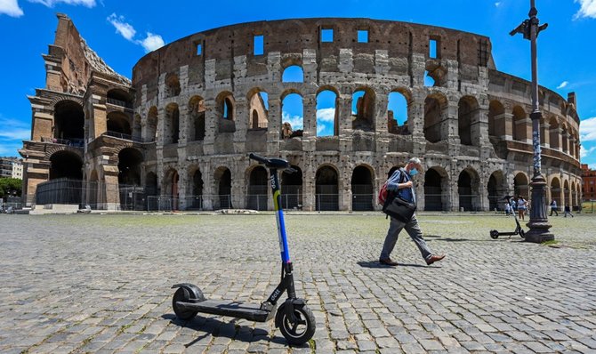 tren skuter elektrik di roma seusai lokcdown dibuka