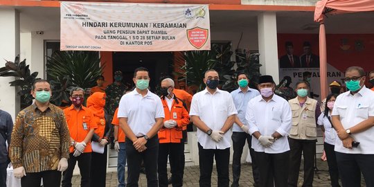 Kemensos Bagikan Bantuan Tunai Tahap II di Jabar, Per Keluarga Dapat Rp 300 Ribu