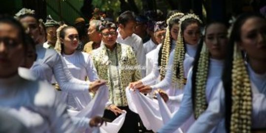 Cara Unik Sinden di Tuban Mempercantik Diri, Begini Ritual yang Dilakukan