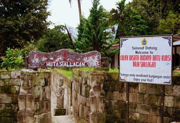 terapkan hukum pancung ini kisah di balik desa kanibal di pulau samosir