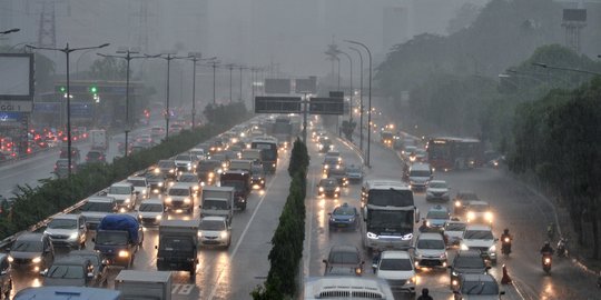 Hujan Serta Angin Kencang Diprediksi Guyur Jakarta pada 7-8 Agustus