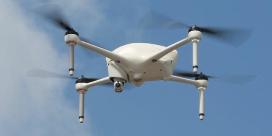 Tegakkan Aturan Jarak Sosial, Polisi Singapura Pakai Drone Buatan Israel Awasi Warga