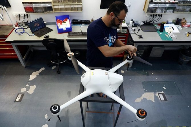 drone buatan airobotics israel