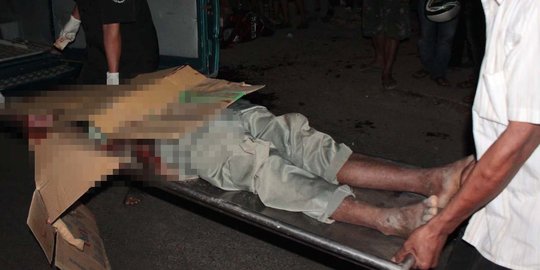 Truk Tabrak Pembatas Jalan di Jaktim Akibat Sopir Tiba-tiba Meninggal