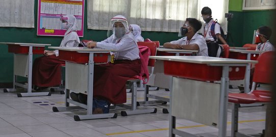 Siswa Punya Penyakit Komurbid dan Gejala Covid-19 Tak Boleh Masuk Sekolah