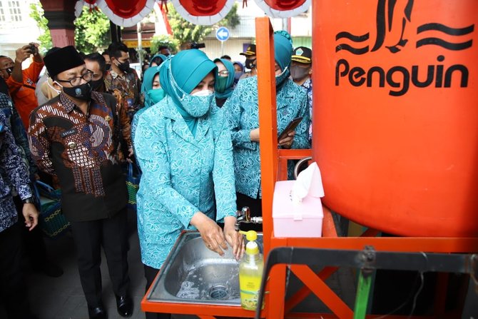 mendagri launching gerakan 26 juta masker se provinsi jawa timur