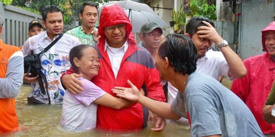 Toa Peringatan Banjir: Dulu Digagas, Kini Anies Kritik Sendiri