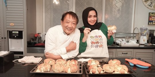 Mama Rieta Emang Kaya Raya, Mau buat Roti Kekinian Chef-nya Langsung Disuruh Datang