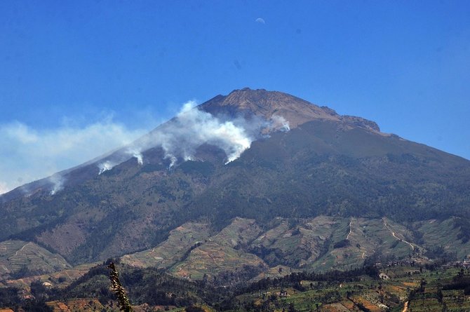 gunung lemongan jawa timur