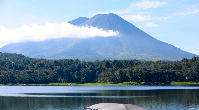 gunung lemongan jawa timur