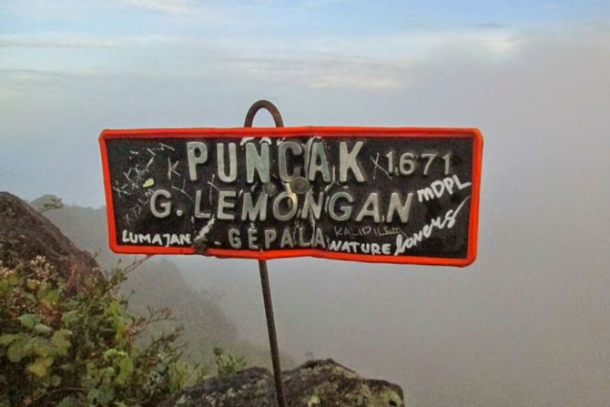 gunung lemongan jawa timur