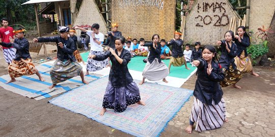 Hari Adat Internasional, Anak-anak di Banyuwangi Kampanyekan Permainan Tradisional